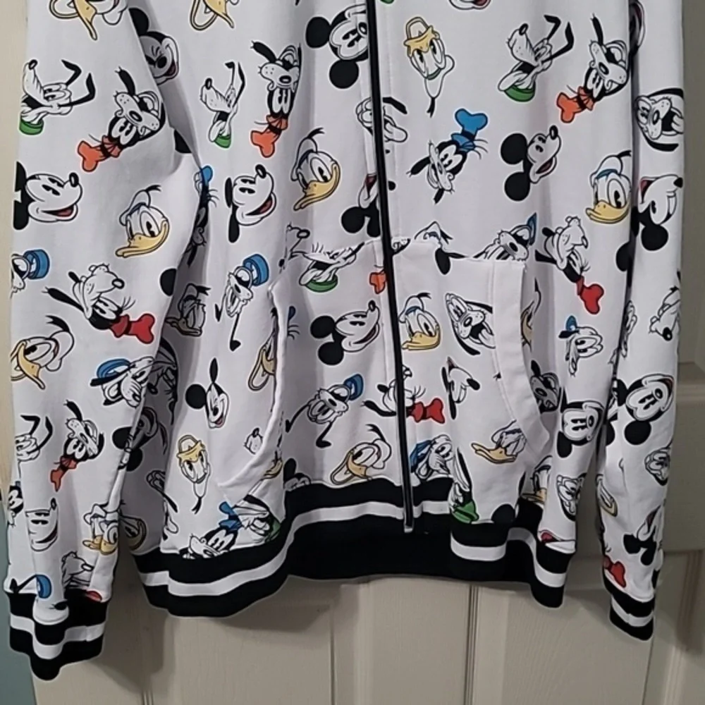 Disney Classic Disney Characters White With Black Trim Hoodie Men's XL NWOT Cond